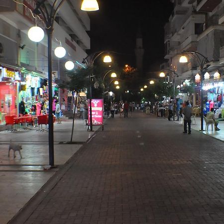 Akerdem Hotel คูซาดาซี ภายนอก รูปภาพ