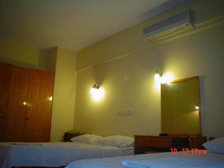 Akerdem Hotel คูซาดาซี ห้อง รูปภาพ