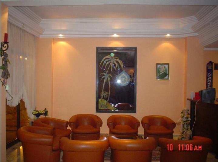 Akerdem Hotel คูซาดาซี ภายนอก รูปภาพ