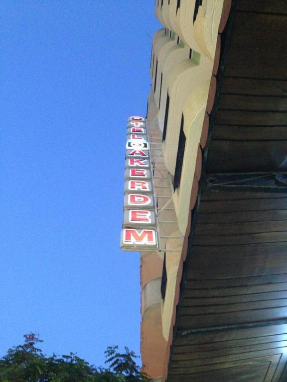Akerdem Hotel คูซาดาซี ภายนอก รูปภาพ