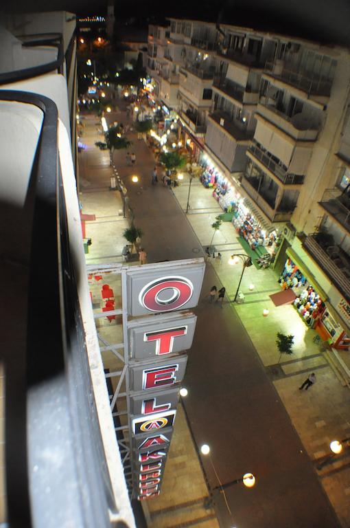 Akerdem Hotel คูซาดาซี ภายนอก รูปภาพ