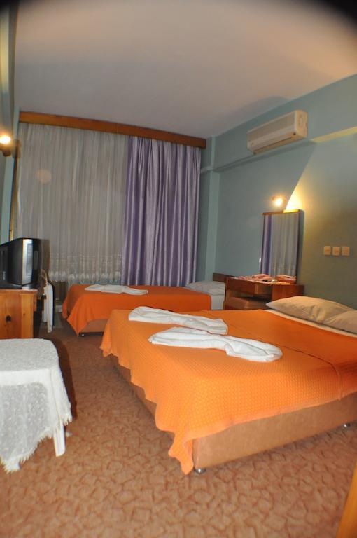 Akerdem Hotel คูซาดาซี ภายนอก รูปภาพ