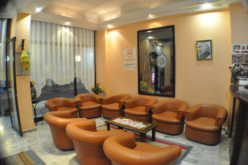 Akerdem Hotel คูซาดาซี ภายนอก รูปภาพ