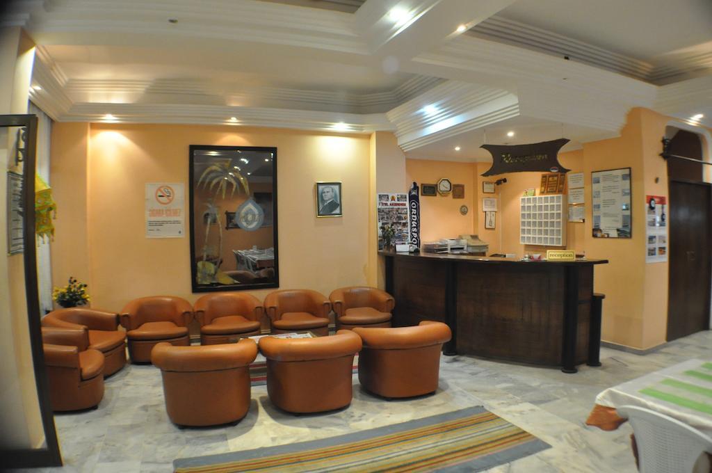 Akerdem Hotel คูซาดาซี ภายนอก รูปภาพ